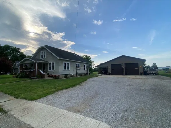 312 W Elm St, Teutopolis, IL 62467