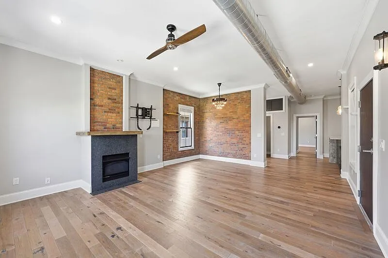 175 E Livingston Ave