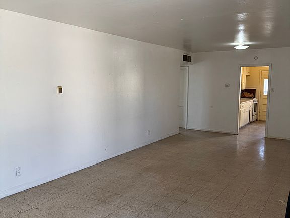 2nd image of 4018 Idalia Ave APT 4