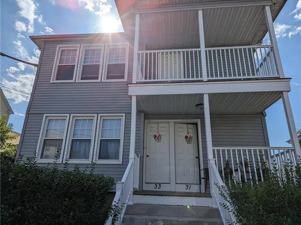 33 Beechwood Ave, Pawtucket, RI 02860