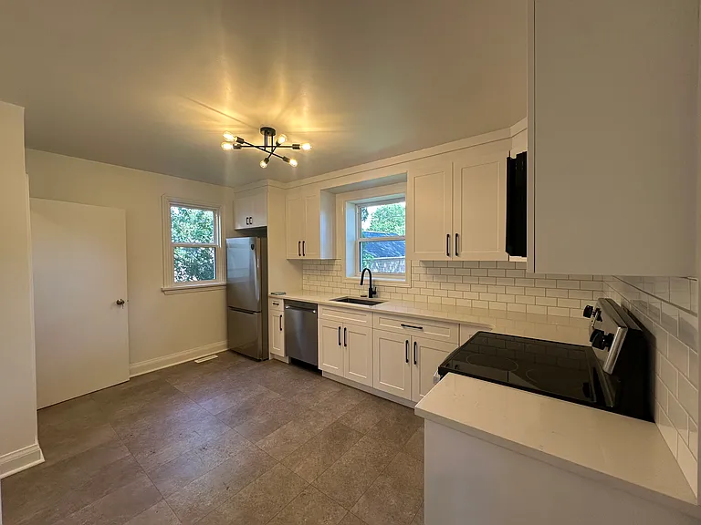 796 Dudley Ave #796 — Photo 4