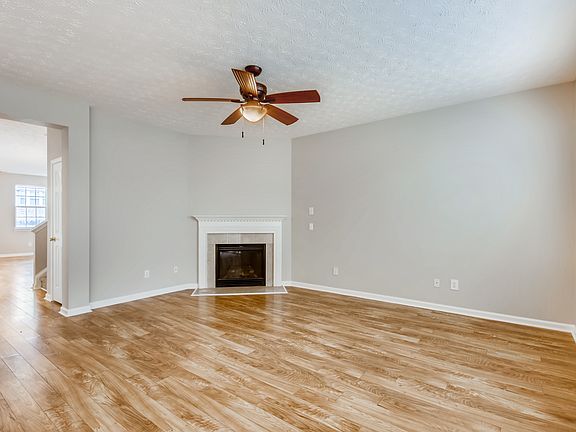 5th image of 2702 Meadow Trace Dr