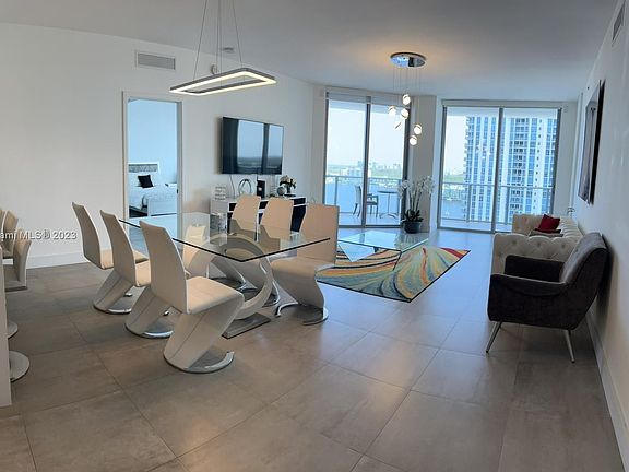 5th image of 17301 Biscayne Blvd APT 1705