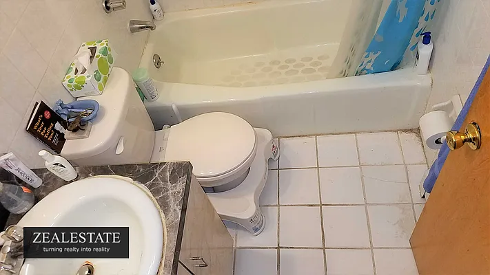 Rented by ZealEstate Group Inc | media 41