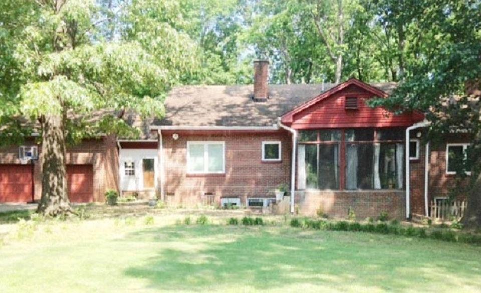 1st image of 1 Brookhaven Dr