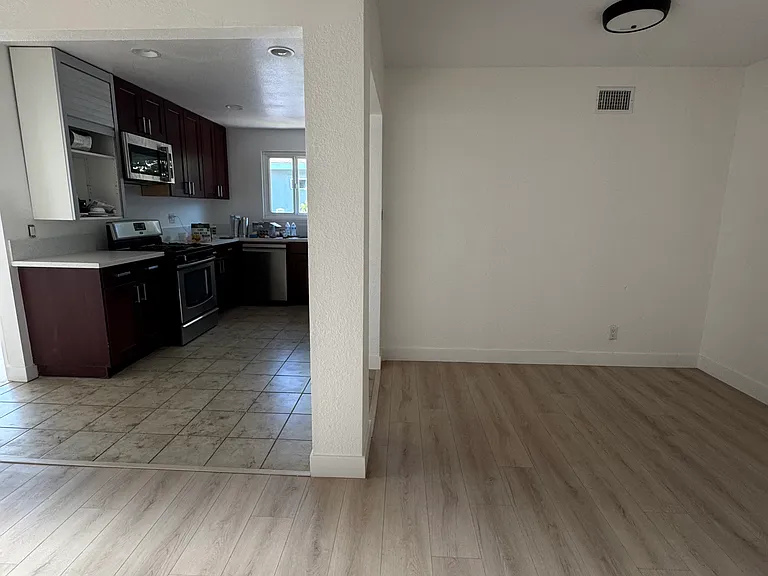 528 N Placentia Ave — Photo 13