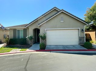 3090 Mount Rainier Ln, Clovis, CA 93619