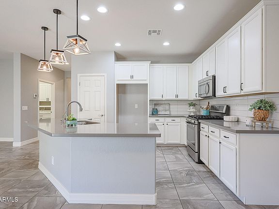 5th image of 17929 W GLENHAVEN Drive