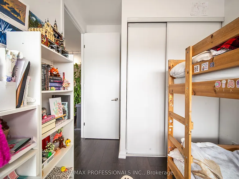 4208 Dundas St W #711 — Photo 12
