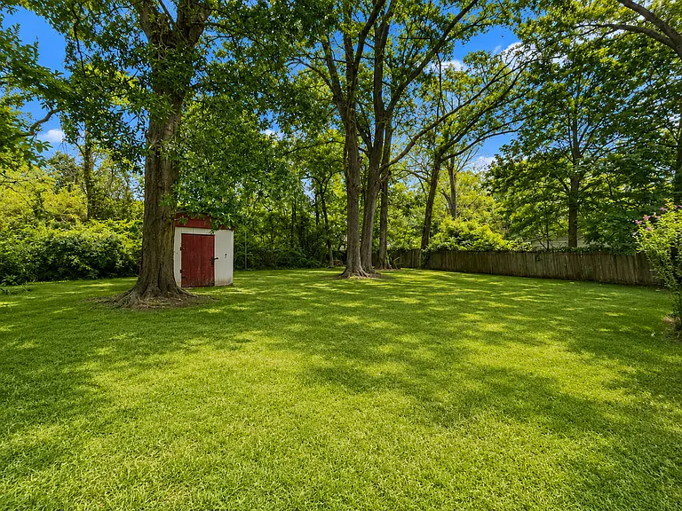 8131 Sholar Dr — Photo 12