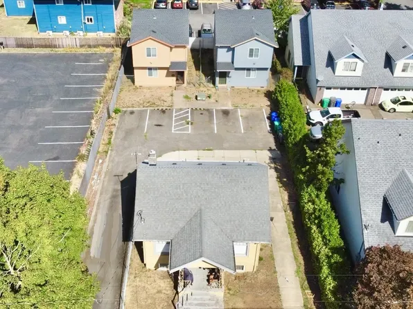 8421 SE Insley St, Portland, OR 97266