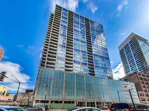 3rd image of 611 S Wells St APT 1807