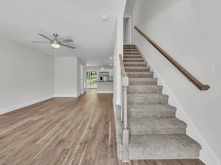 221 Limestone Point Dr — Photo 1