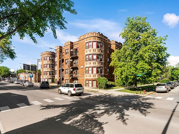 3rd image of 5952 W Superior St #5956-3D