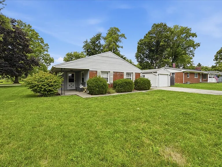5420 N Sadlier Dr — Photo 3