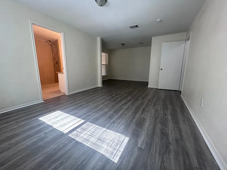 19334 Wood Village Ln — Photo 3