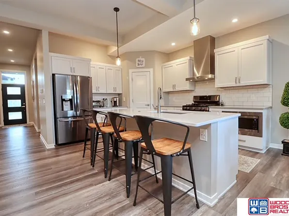 8110 Cooper Ct, Lincoln, NE 68506