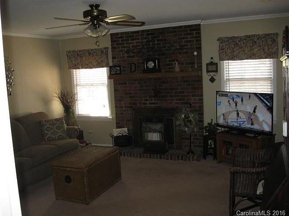 3rd image of 1825 Berkshire Dr