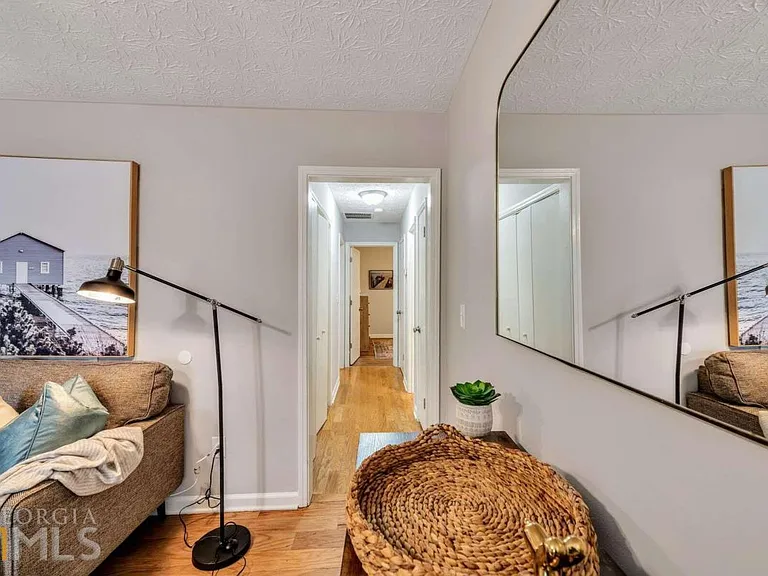 210 Booth Rd SW #B — Photo 14