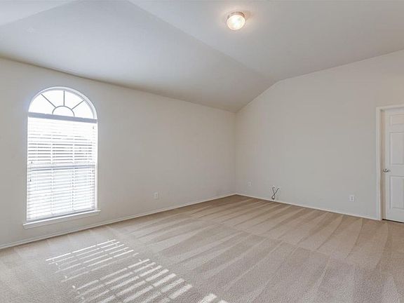 4th image of 2205 Malone Dr