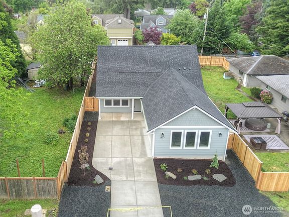2nd image of 1917 Giles Avenue NW