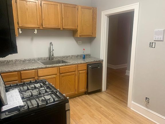 2nd image of 5735 W Wellington Ave #1