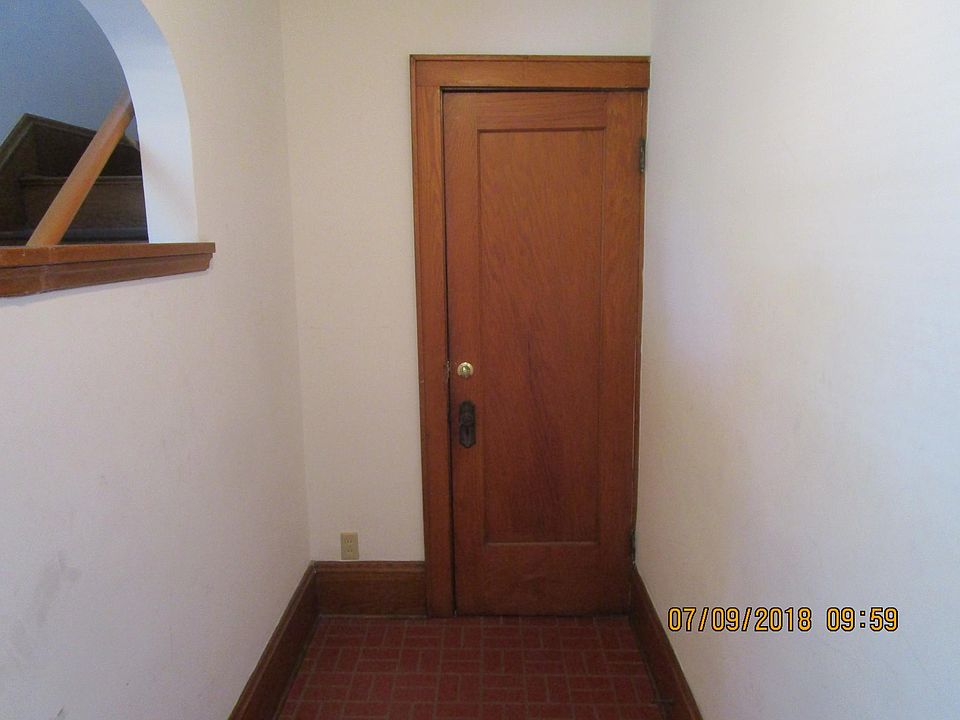 Rear entry door