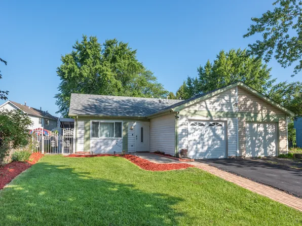 3310 Allspice Ct, Eola, IL 60519