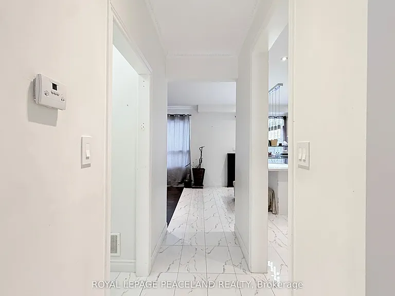 110 Annina Cres — Photo 3