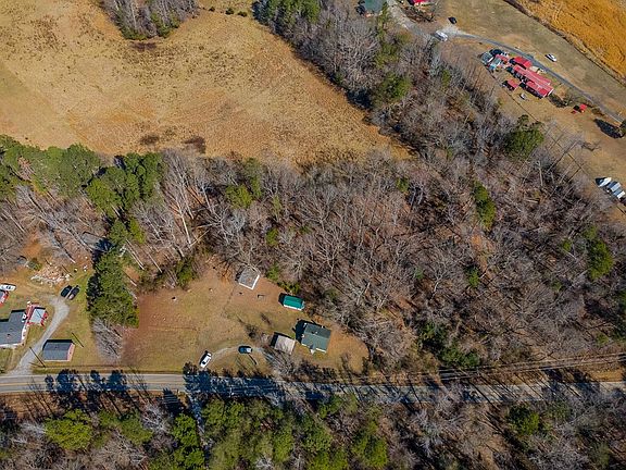 3rd image of 640 Canaan Rd