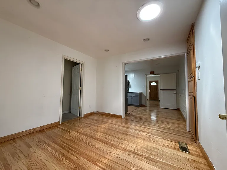 19227 Vaughn Ave — Photo 5
