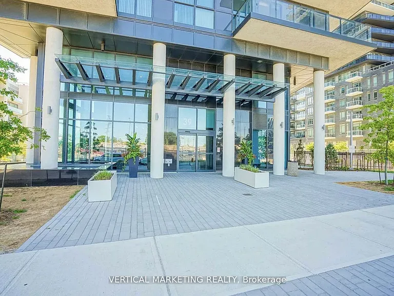 39 Annie Craig Dr #322 — Photo 4
