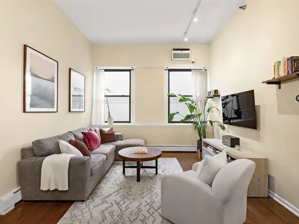 501 Adams Street image 4 of 16