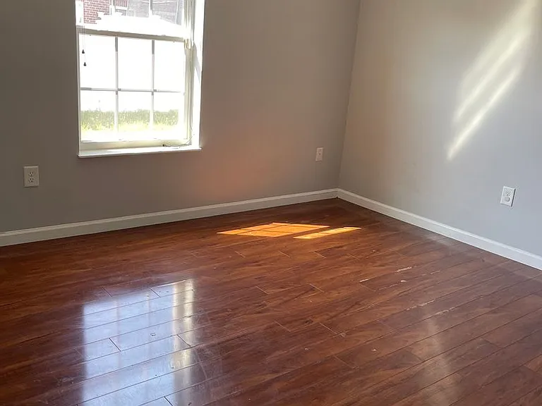 411 Cornus Ave — Photo 9