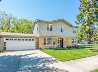 4530 Cumnor Rd, Downers Grove, IL 60515