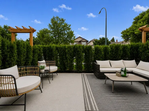 2547 E 2nd Ave #1, Vancouver, BC V5M 1C7