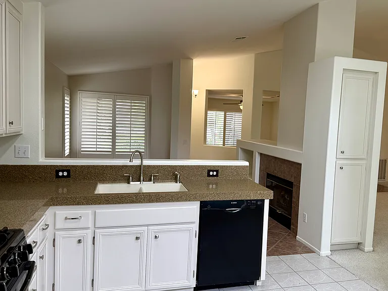 2471 Marigold Way — Photo 3