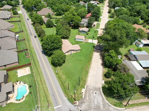 802 Cardinal Rd, Mansfield, TX 76063