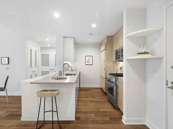 1200 Avenue At Port Imperial image 5 of 28