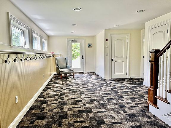 Entry floor mud room 
