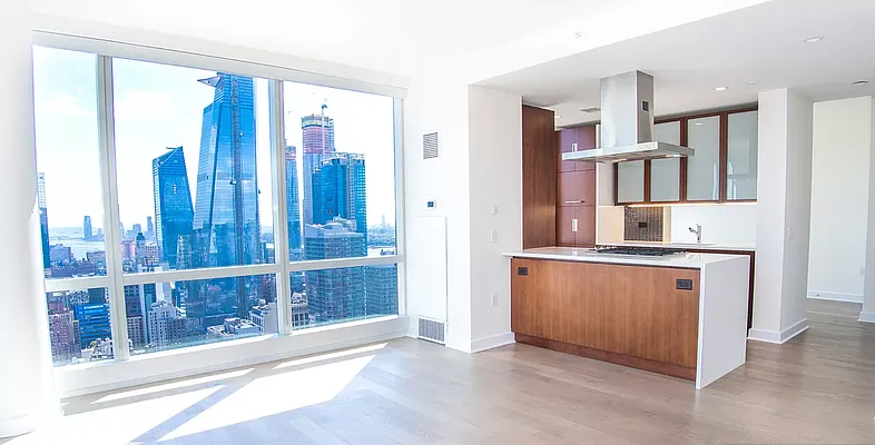 Rented by Square Realty Global Inc | media 22