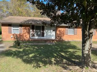 2336 Lake Ave, Fayetteville, NC 28301