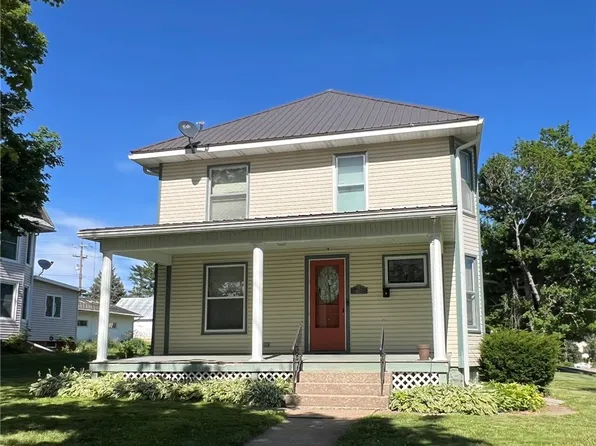 407 S Broadway St, Toledo, IA 52342