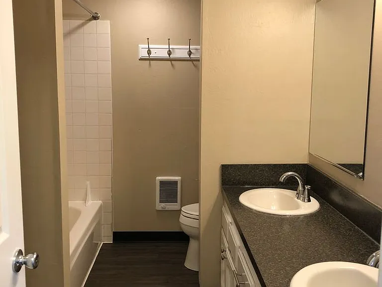 Churchill Village Apartments — Photo 36