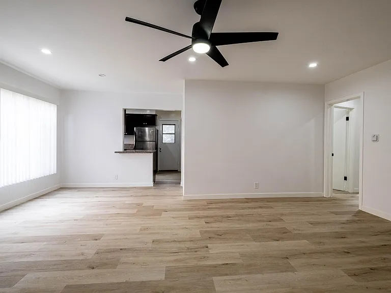 608 Illinois Ct #3 — Photo 9