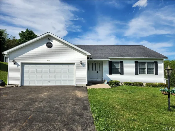 1199 Hillside Dr, Cortland, NY 13045