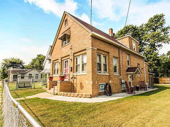 3rd image of 1021 S Blaine St
