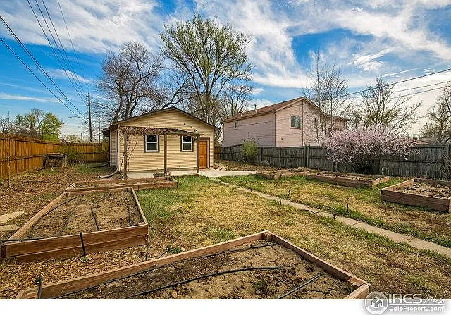 2579 Gray St — Photo 12