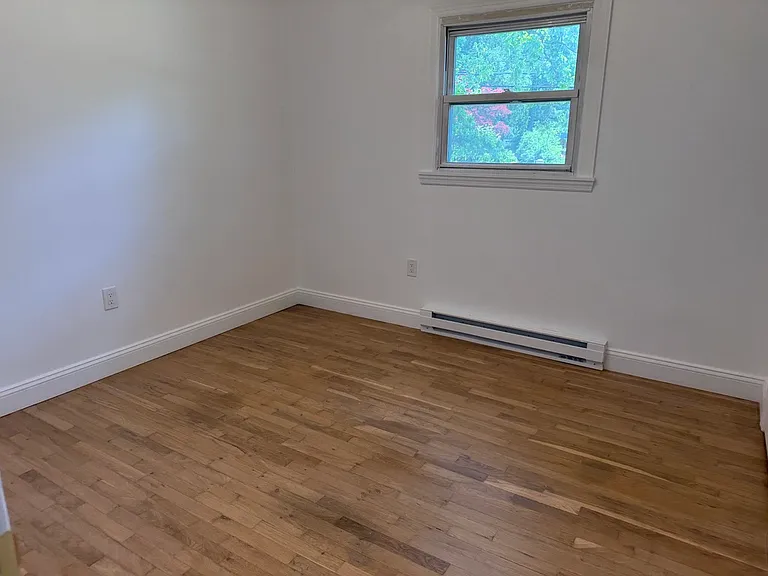 72 Blooming Grove Tpke — Photo 4