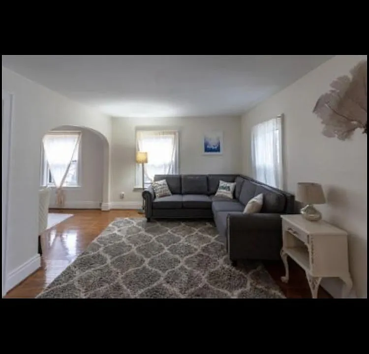 31 Cornell Ave #UPPER